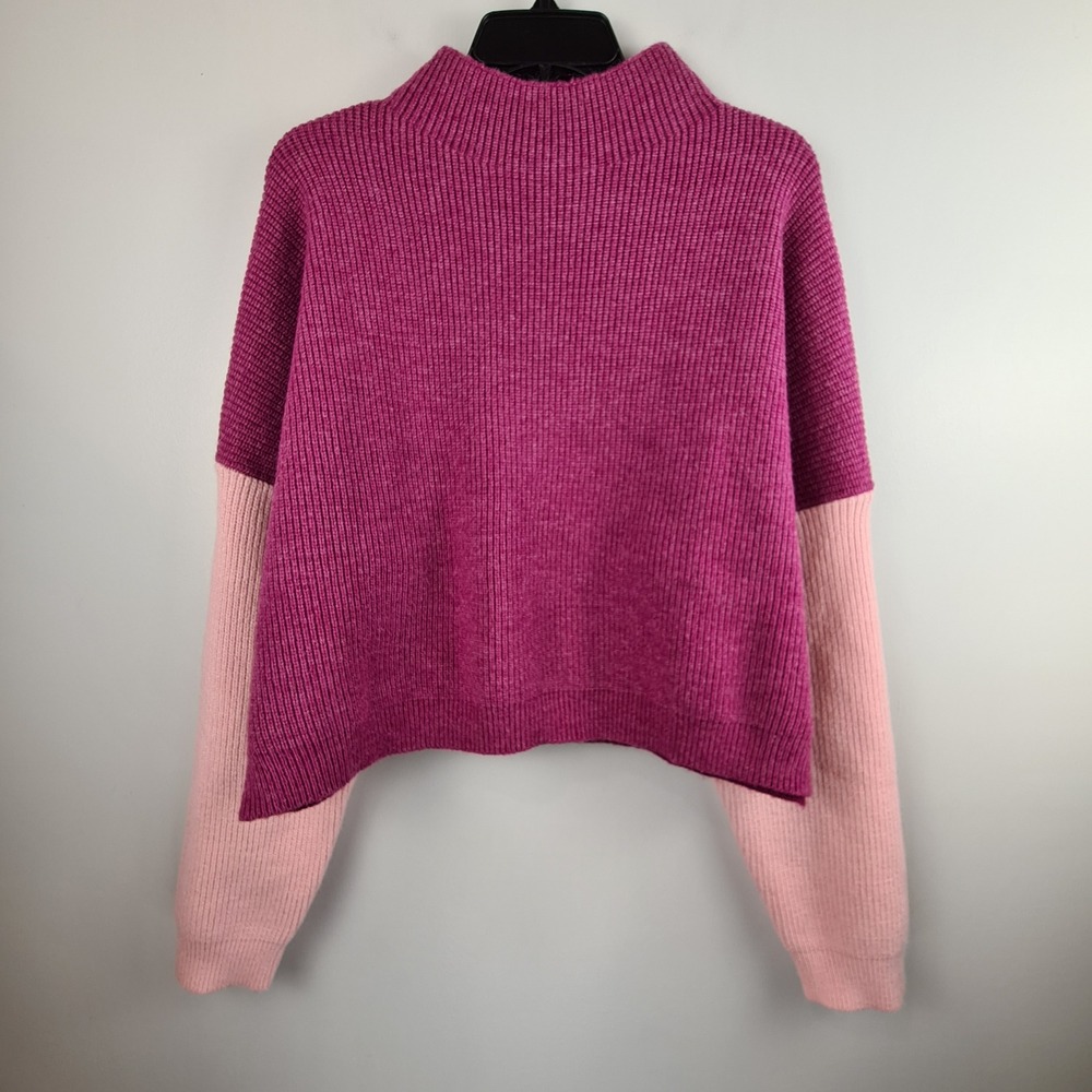 LE LIS Collection Magenta Pink Colorblock Mock Neck Ribbed Cropped Sweater M